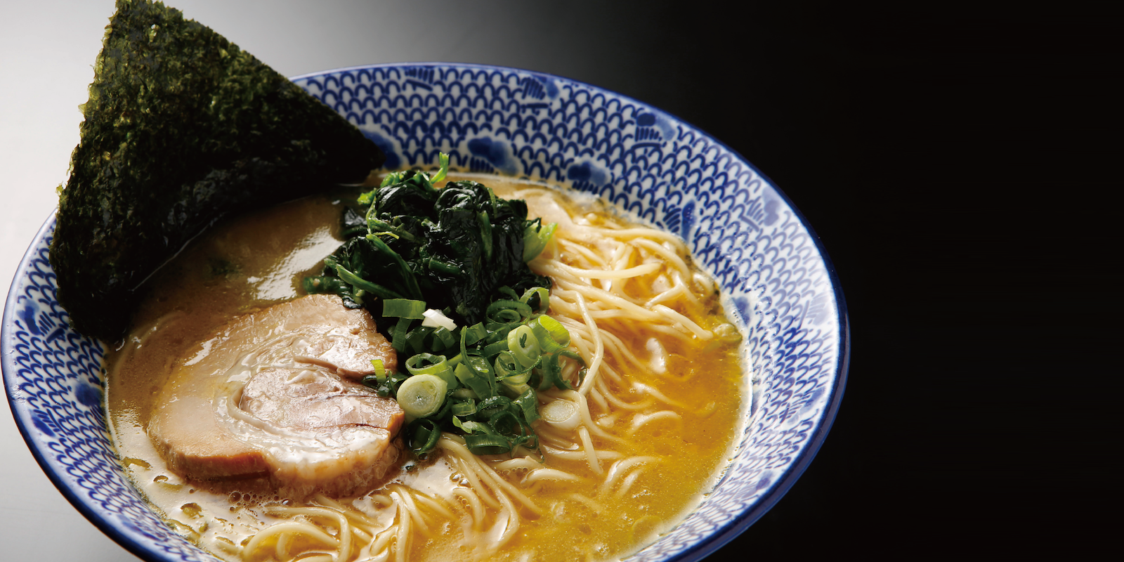 焼き鳥屋がつくるこだわりの濃厚鶏ガラらーめん